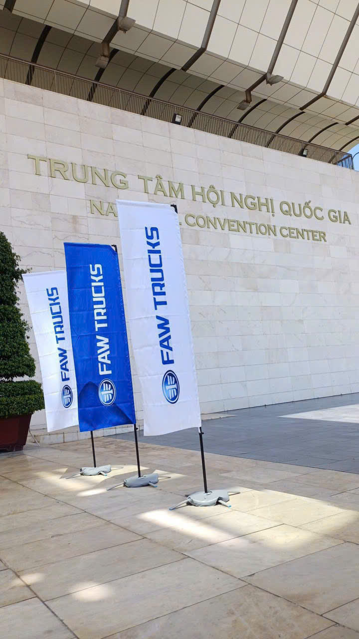 Custom Rectangle Advertising Flag Banner with Pole for Outdoor Promotion Rectangle Advertising Style for Outdoor Advertising